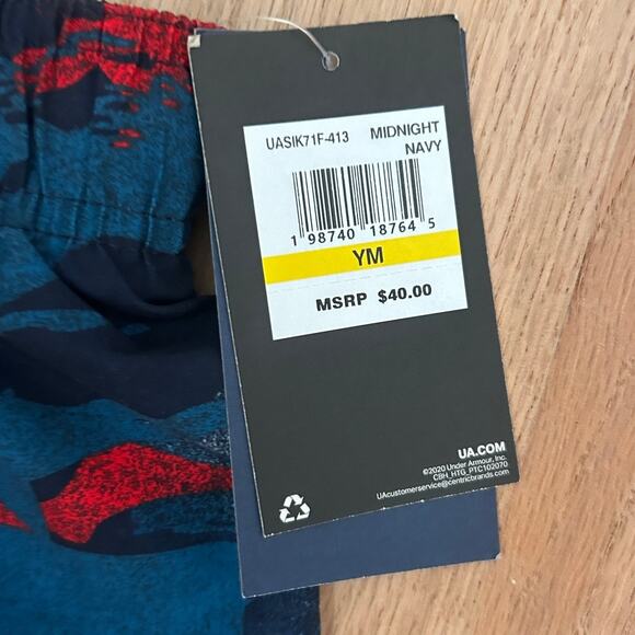 Under Armour Freedom Red/White/Blue Patriotic Swim Trunks Youth Medium NWT - Picture 3 of 6